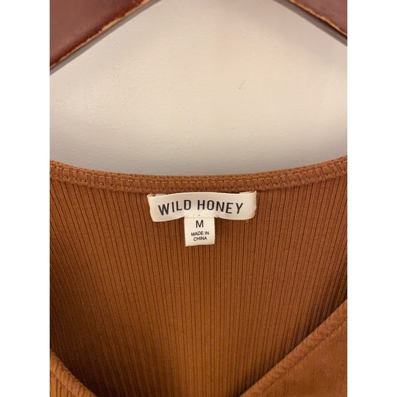 Form fitting body suit 💃🏼 - Picture 2 of 4